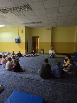 Projekt „Bullerbyn w Łysomicach” i klasowa nocowanka w szkole