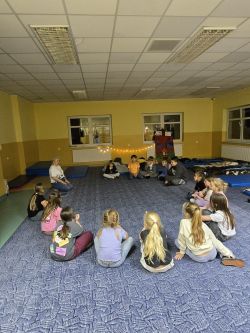 Projekt „Bullerbyn w Łysomicach” i klasowa nocowanka w szkole