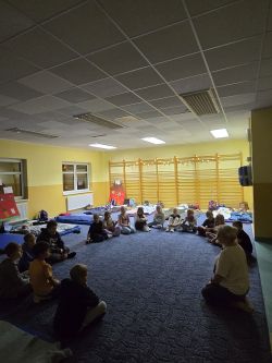 Projekt „Bullerbyn w Łysomicach” i klasowa nocowanka w szkole