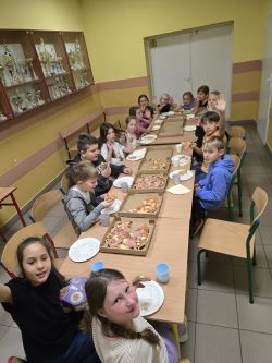 Projekt „Bullerbyn w Łysomicach” i klasowa nocowanka w szkole