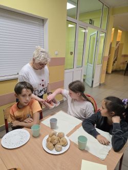 Projekt „Bullerbyn w Łysomicach” i klasowa nocowanka w szkole