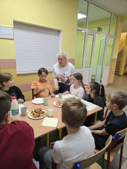 Projekt „Bullerbyn w Łysomicach” i klasowa nocowanka w szkole