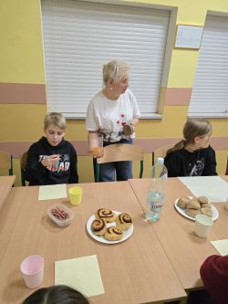 Projekt „Bullerbyn w Łysomicach” i klasowa nocowanka w szkole