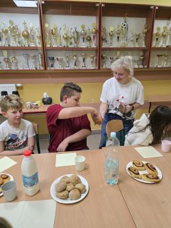 Projekt „Bullerbyn w Łysomicach” i klasowa nocowanka w szkole