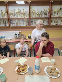 Projekt „Bullerbyn w Łysomicach” i klasowa nocowanka w szkole