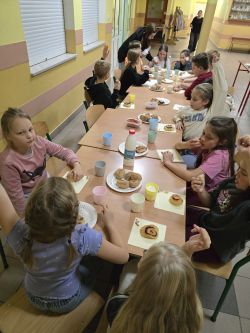 Projekt „Bullerbyn w Łysomicach” i klasowa nocowanka w szkole