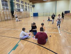 Projekt „Bullerbyn w Łysomicach” i klasowa nocowanka w szkole