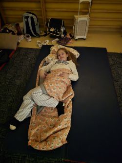 Projekt „Bullerbyn w Łysomicach” i klasowa nocowanka w szkole