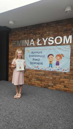 "Słowa, które czarują - polskie poetki dzieciom darują"
