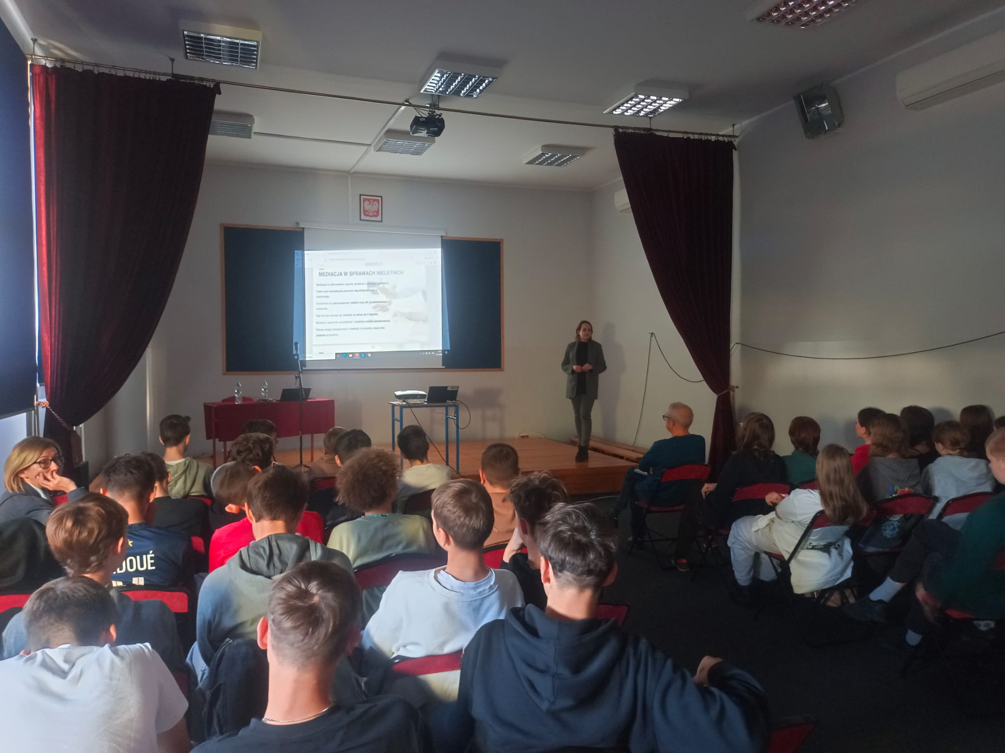 "Adwokaci Rozjaśniają Prawo"