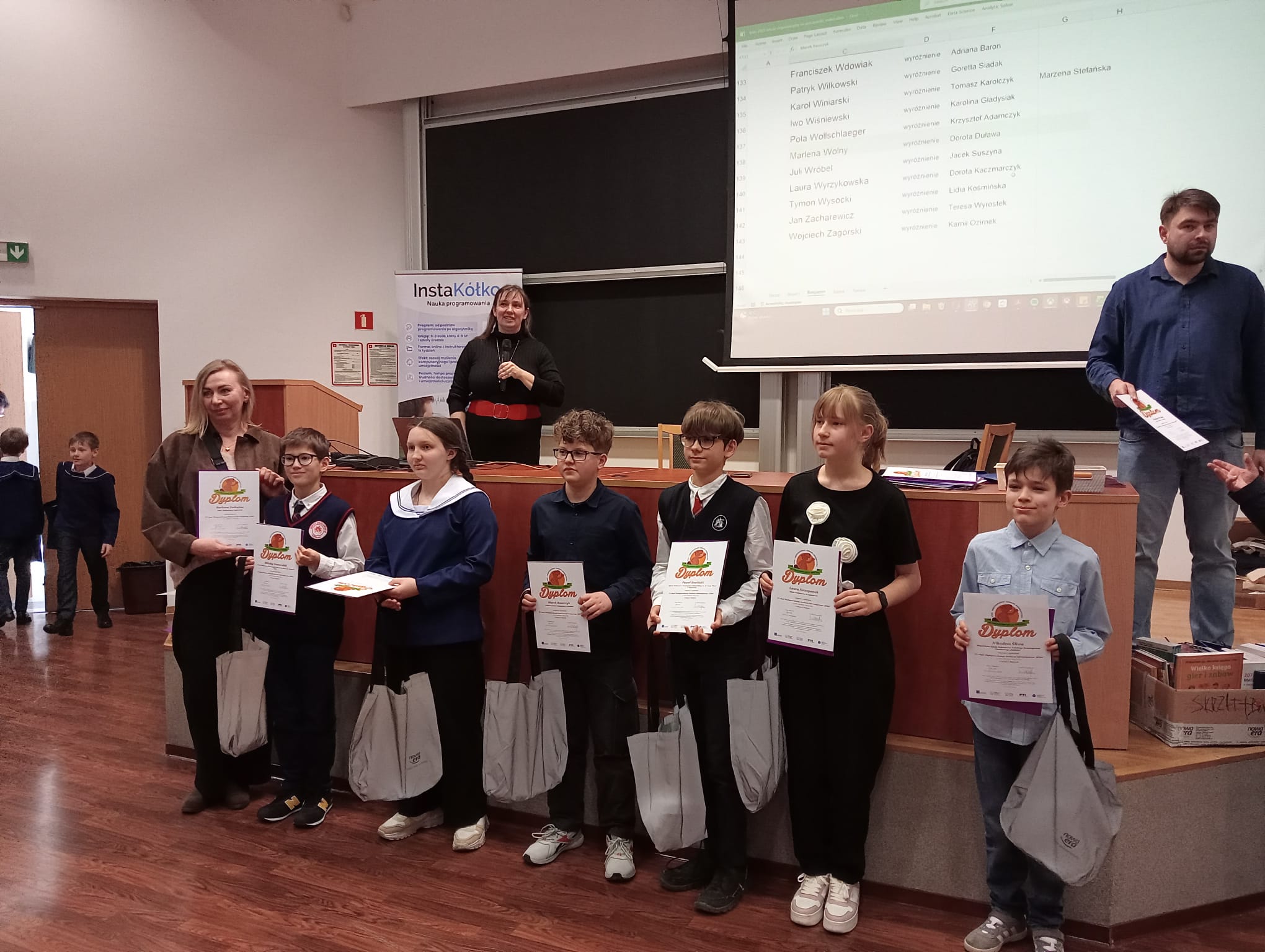 Laura Szczepanek z wyróżnieniem w Międzynarodowym Konkursie Informatycznym „Bóbr”